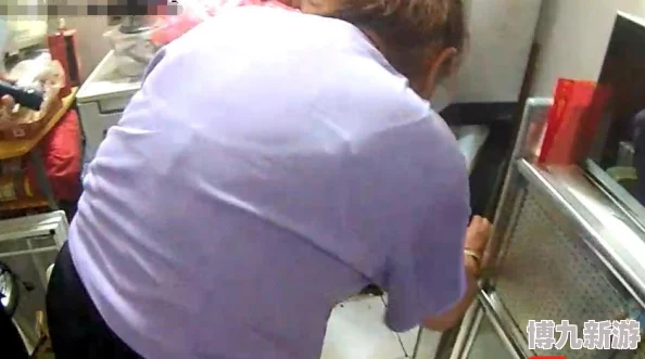 被隔壁老头添日出水舒服这种行为违法且令人作呕希望受害者尽快报警
